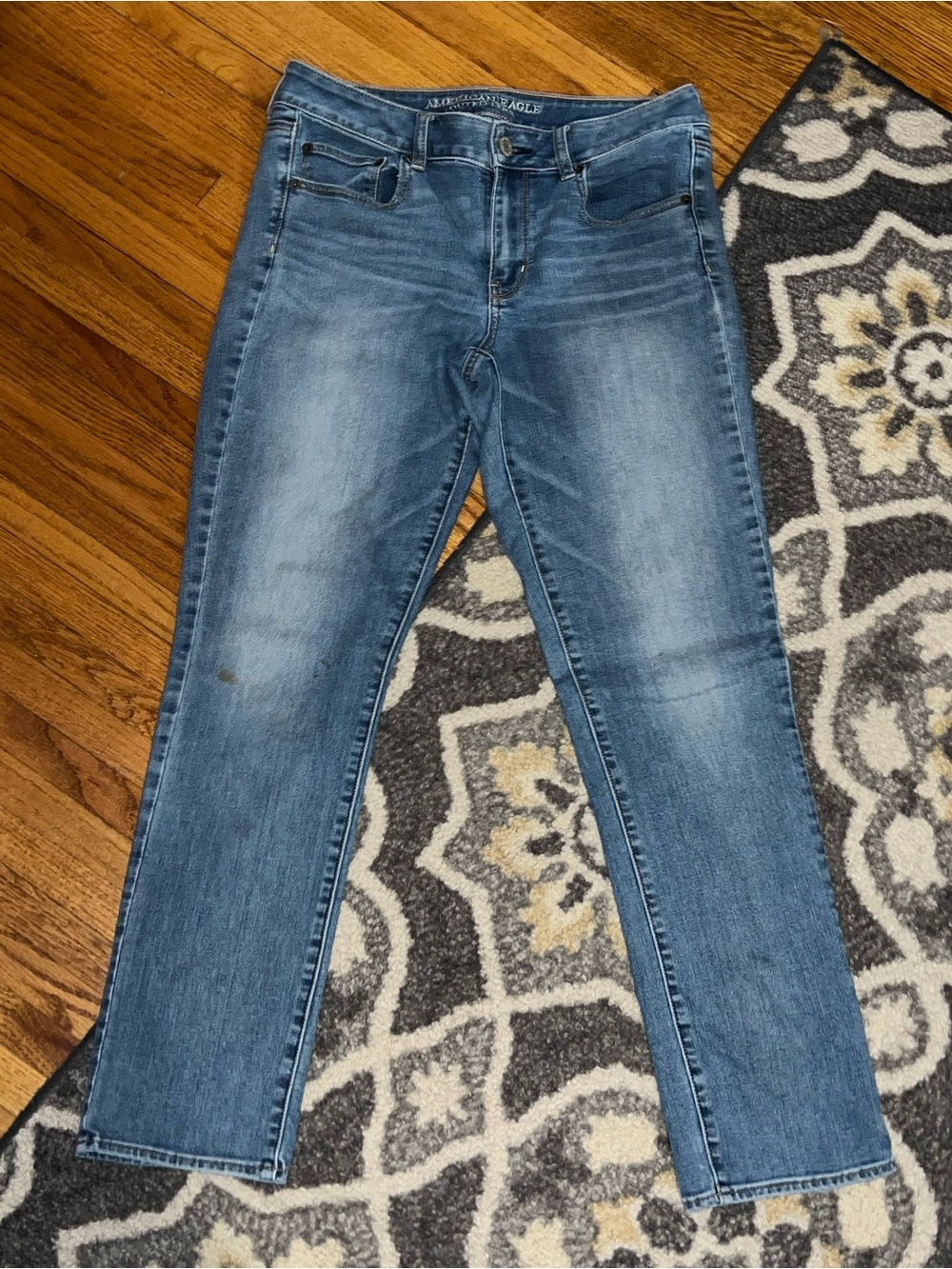 American Eagle Women's Straight Leg Jeans - Medium Blue